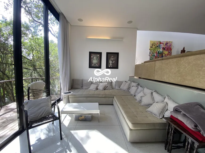 Foto 1 de Casa de Condomínio com 3 Quartos à venda, 490m² em Vila  Alpina, Nova Lima
