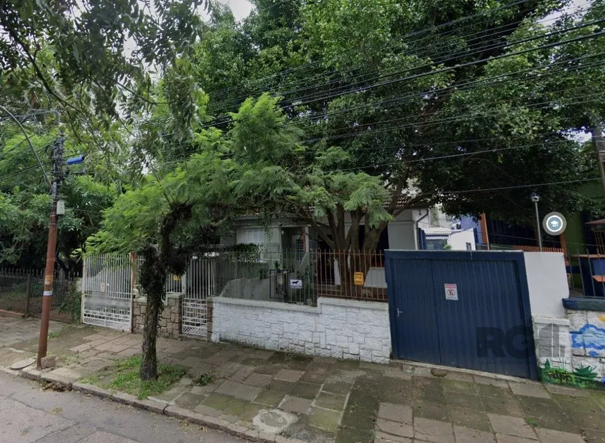 Foto 1 de Casa com 6 Quartos à venda, 299m² em Teresópolis, Porto Alegre