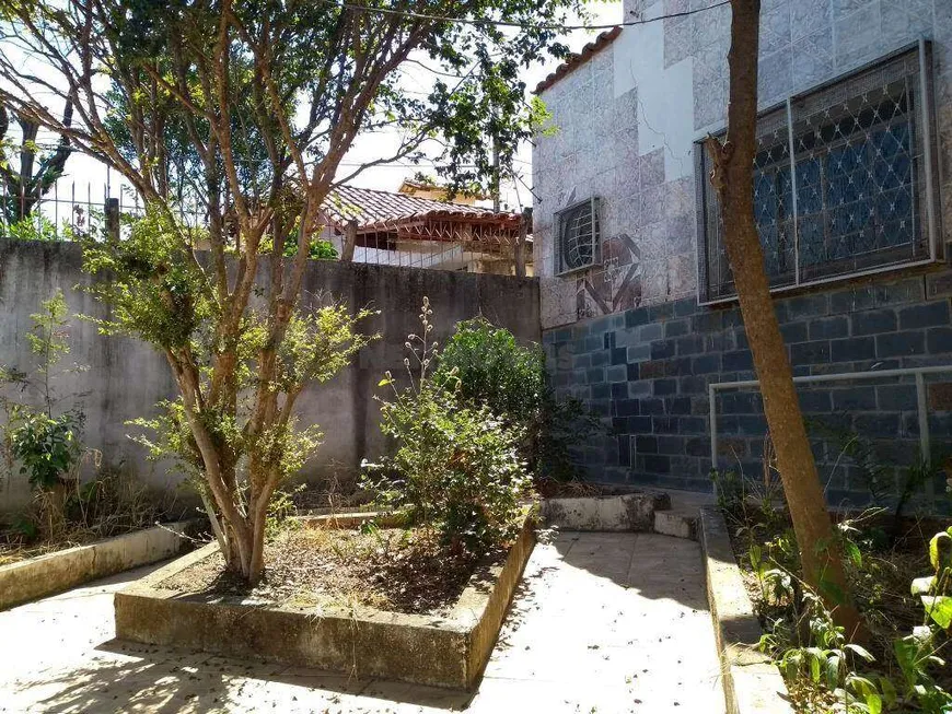 Foto 1 de Casa com 3 Quartos à venda, 210m² em Saudade, Belo Horizonte