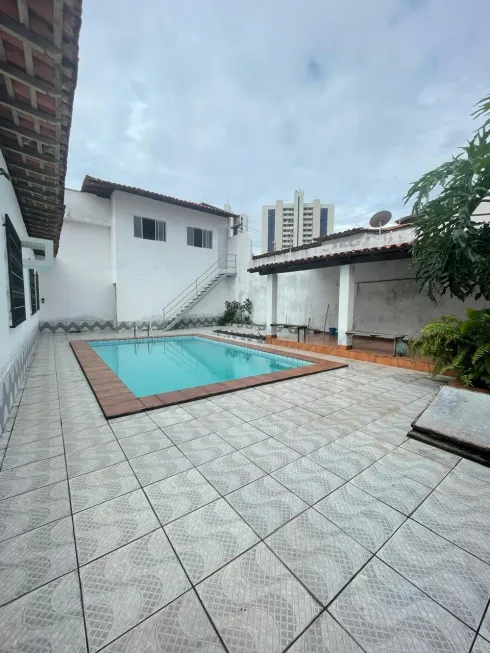 Foto 1 de Casa com 4 Quartos para alugar, 350m² em Ponta Do Farol, São Luís