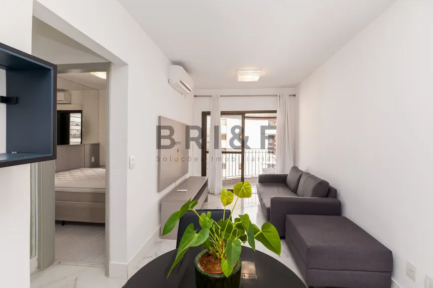 Foto 1 de Apartamento com 1 Quarto para alugar, 42m² em Itaim Bibi, São Paulo