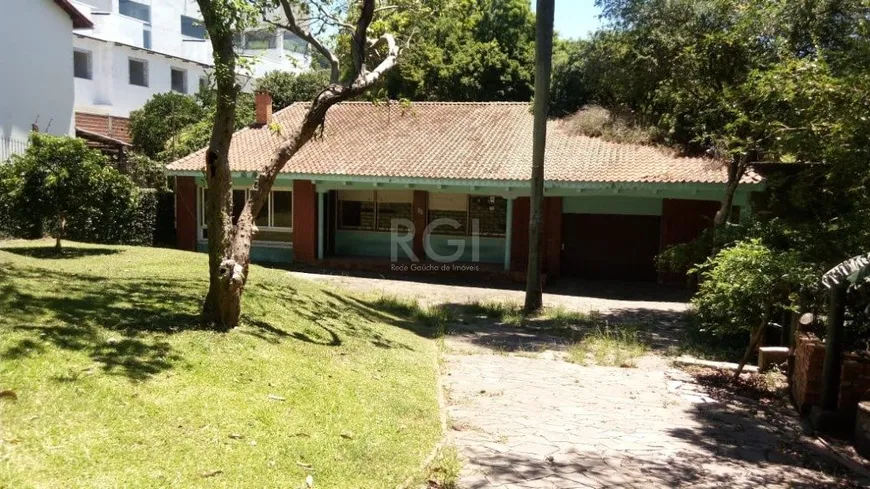 Foto 1 de Casa com 2 Quartos à venda, 243m² em Teresópolis, Porto Alegre