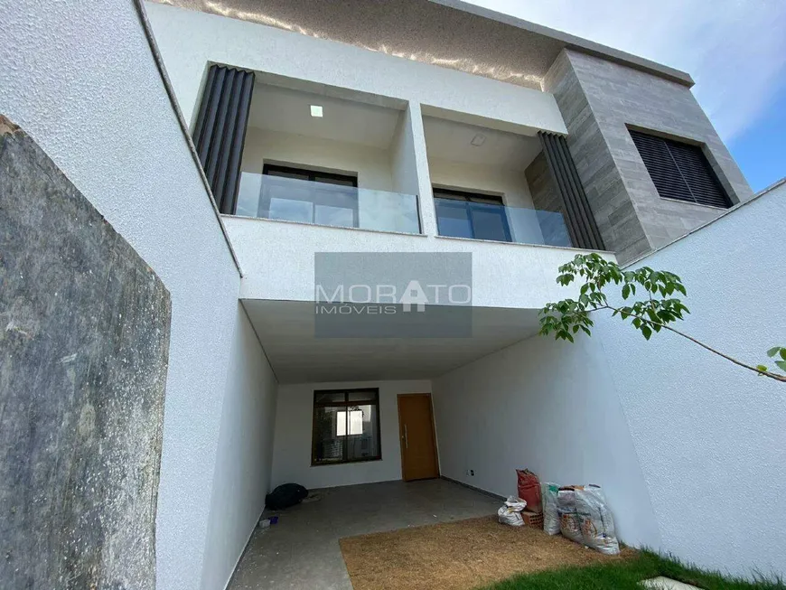 Foto 1 de Casa com 3 Quartos à venda, 138m² em Itapoã, Belo Horizonte