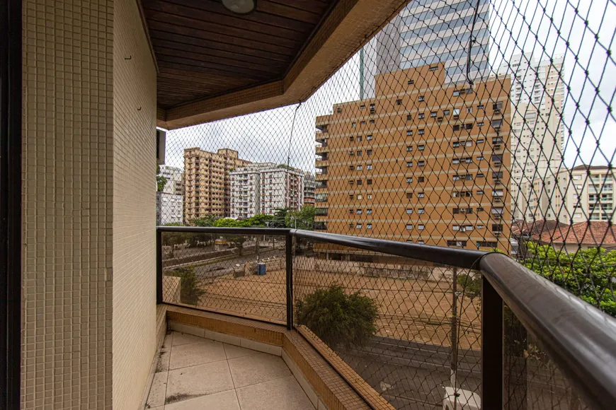 Foto 1 de Apartamento com 3 Quartos à venda, 194m² em Embaré, Santos