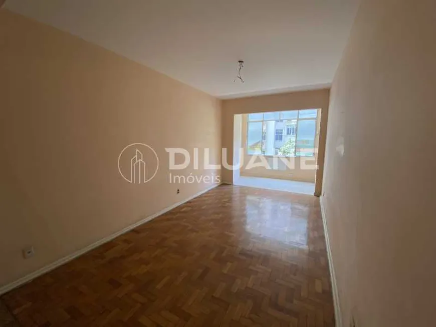 Foto 1 de Apartamento com 3 Quartos para alugar, 120m² em Copacabana, Rio de Janeiro