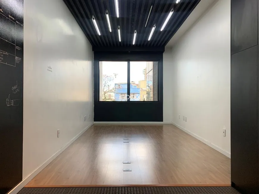 Foto 1 de Sala Comercial para venda ou aluguel, 33m² em Petrópolis, Porto Alegre