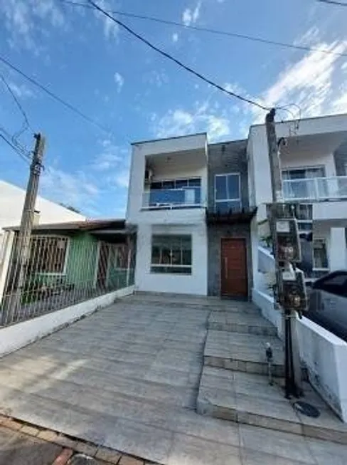 Foto 1 de Casa com 2 Quartos à venda, 101m² em Hípica, Porto Alegre