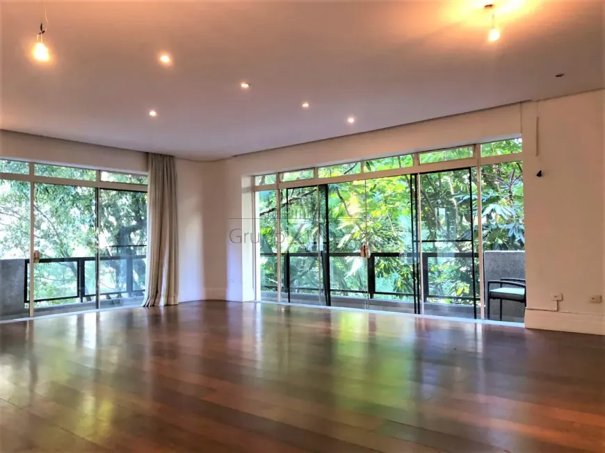 Foto 1 de Apartamento com 3 Quartos à venda, 245m² em Jardim Paulista, São Paulo