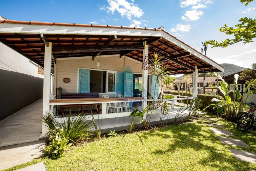 Foto 1 de Casa com 5 Quartos à venda, 150m² em Lagoinha, Ubatuba