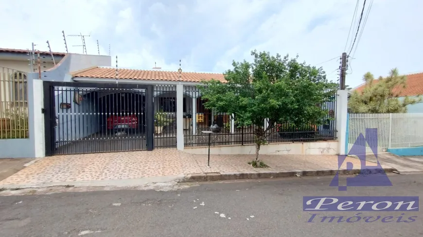 Foto 1 de Casa com 3 Quartos à venda, 232m² em Conjunto Habitacional Karina, Maringá