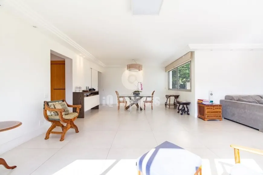 Foto 1 de Apartamento com 4 Quartos à venda, 257m² em Higienópolis, São Paulo