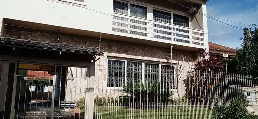 Foto 1 de Casa com 3 Quartos à venda, 242m² em Cavalhada, Porto Alegre