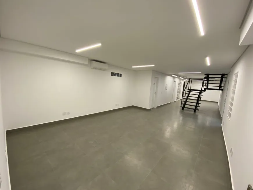 Foto 1 de com 5 Quartos para alugar, 254m² em Vila Olímpia, São Paulo