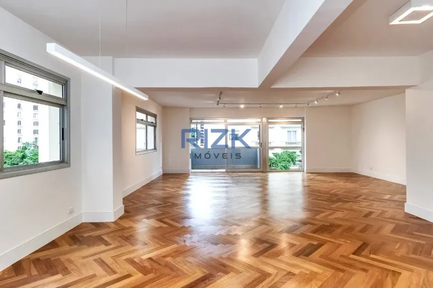 Foto 1 de Apartamento com 3 Quartos à venda, 182m² em Jardim Paulista, São Paulo