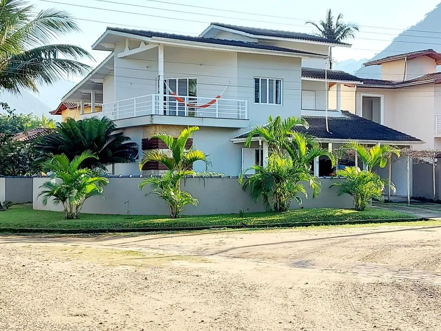 Foto 1 de Casa de Condomínio com 4 Quartos para venda ou aluguel, 209m² em Massaguaçu, Caraguatatuba