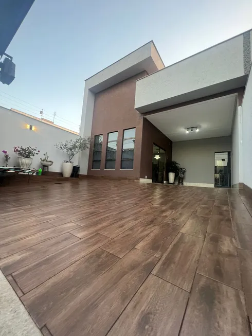 Foto 1 de Casa com 3 Quartos à venda, 128m² em Residencial Vale do Araguaia , Goiânia