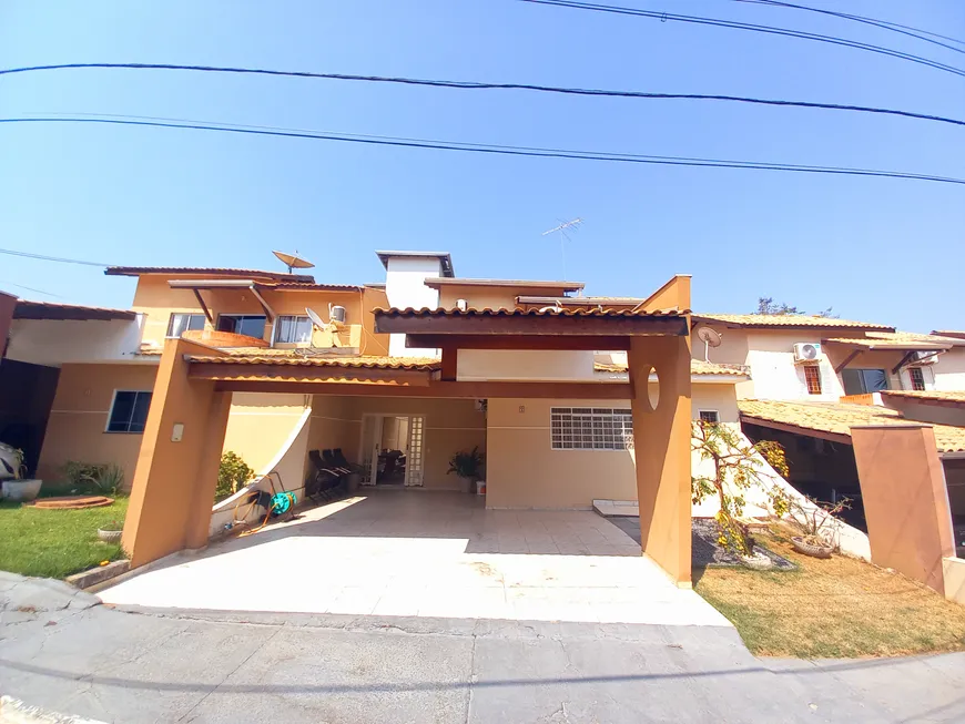 Foto 1 de Casa de Condomínio com 3 Quartos à venda, 160m² em Recanto dos Pássaros, Cuiabá