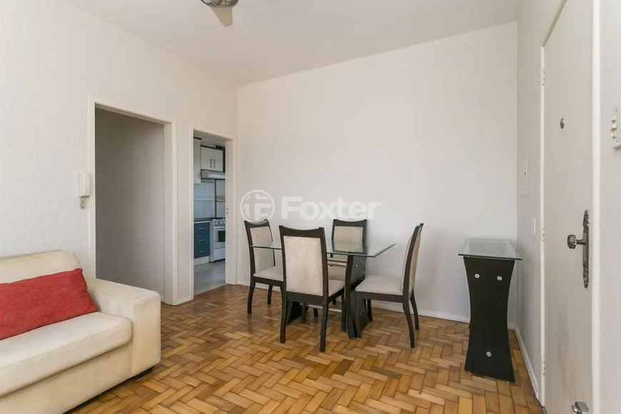 Foto 1 de Apartamento com 3 Quartos à venda, 91m² em Navegantes, Porto Alegre