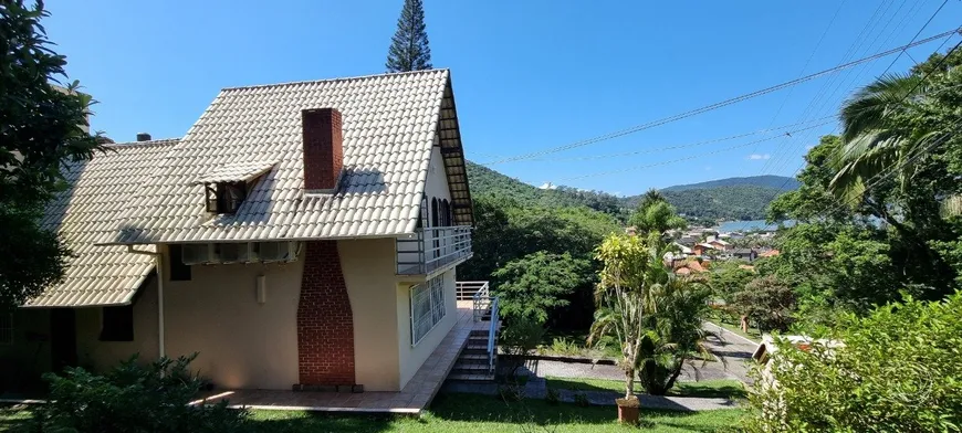 Foto 1 de Casa de Condomínio com 5 Quartos à venda, 286m² em Sambaqui, Florianópolis