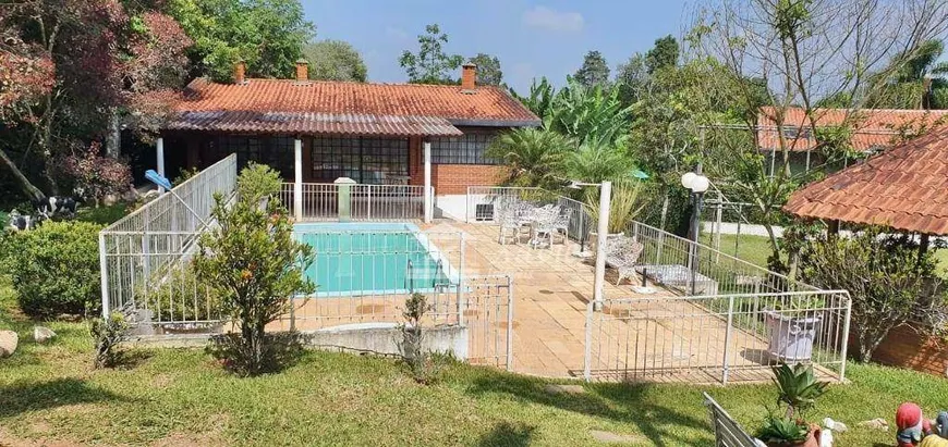 Foto 1 de Fazenda/Sítio com 5 Quartos à venda, 250m² em Jardim Ana Cristina Caucaia do Alto, Cotia