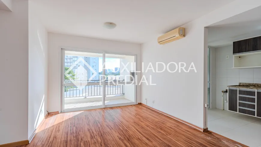 Foto 1 de Apartamento com 2 Quartos à venda, 68m² em Passo da Areia, Porto Alegre