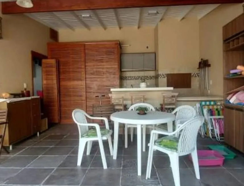 Foto 1 de Casa com 4 Quartos à venda, 235m² em Vila Ipiranga, Porto Alegre