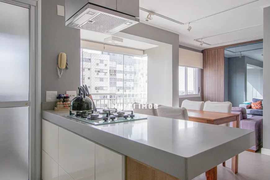 Foto 1 de Apartamento com 1 Quarto à venda, 61m² em Passo da Areia, Porto Alegre