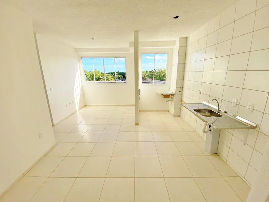Foto 1 de Apartamento com 2 Quartos para alugar, 46m² em Tamatanduba, Eusébio