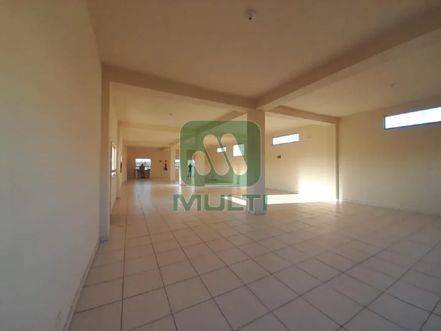 Foto 1 de Ponto Comercial com 1 Quarto para alugar, 500m² em Mansorur, Uberlândia