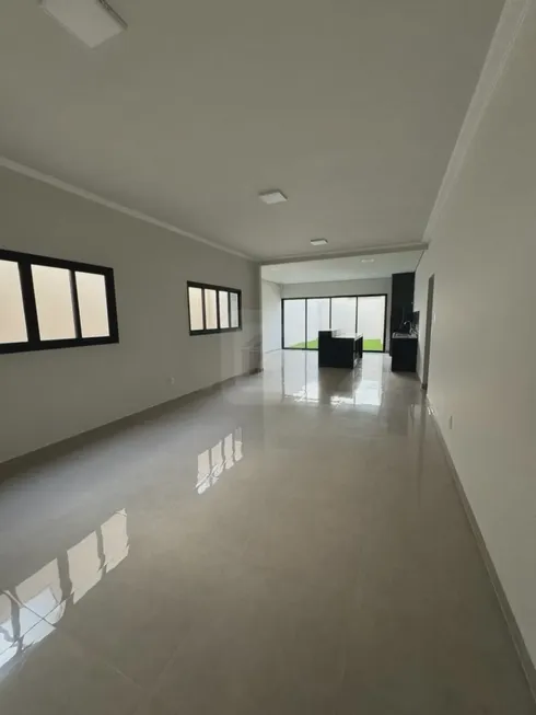 Foto 1 de Casa com 3 Quartos à venda, 230m² em Santiago, Araguari