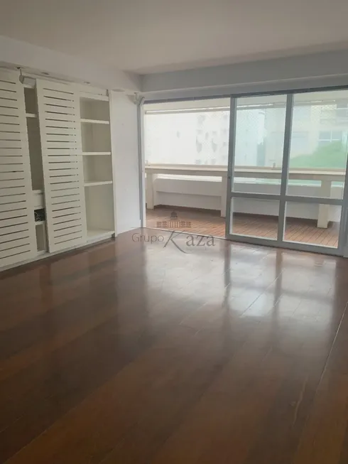 Foto 1 de Apartamento com 3 Quartos para alugar, 308m² em Cerqueira César, São Paulo