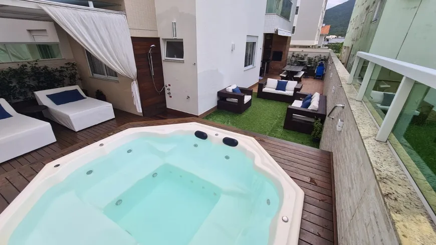 Foto 1 de Apartamento com 2 Quartos à venda, 140m² em Praia De Palmas, Governador Celso Ramos