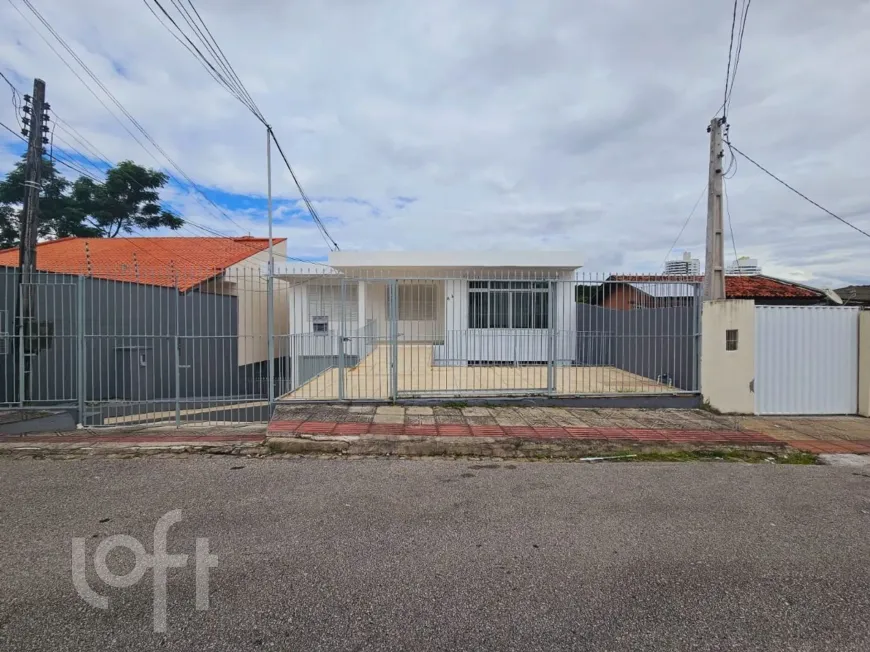 Foto 1 de Casa com 5 Quartos à venda, 240m² em Estreito, Florianópolis