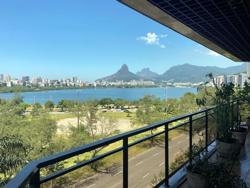 Foto 1 de Apartamento com 4 Quartos à venda, 210m² em Lagoa, Rio de Janeiro