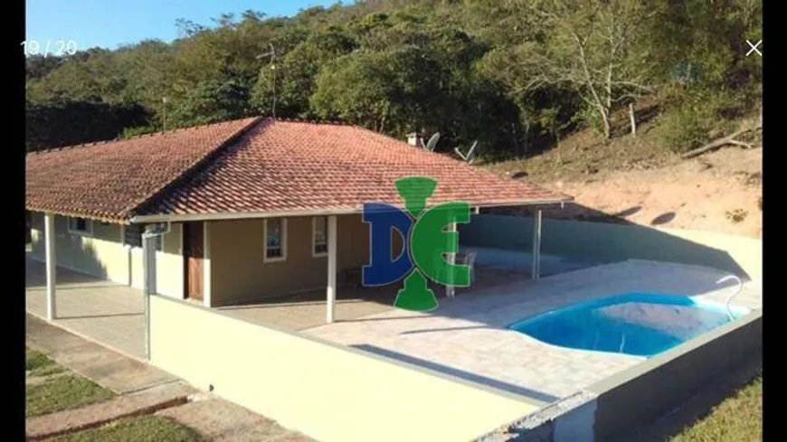 Foto 1 de Fazenda/Sítio com 3 Quartos à venda, 250m² em Jardim Santo Antonio da Boa Vista, Jacareí
