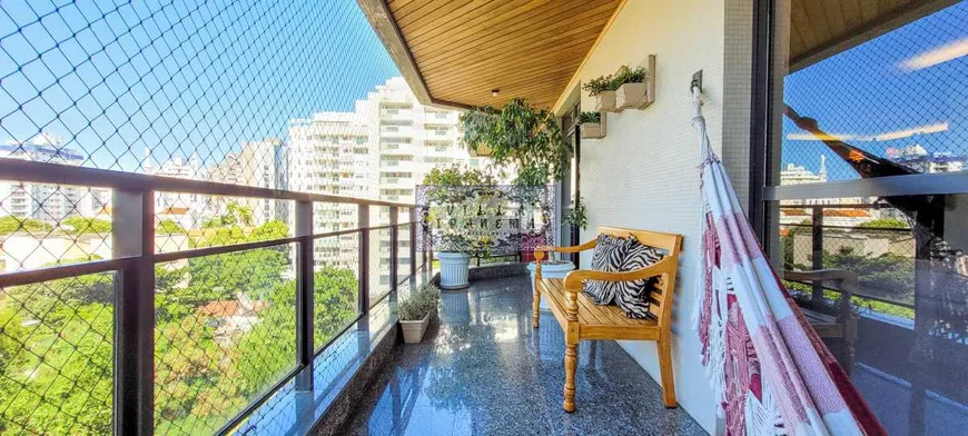 Foto 1 de Apartamento com 3 Quartos à venda, 215m² em Santa Rosa, Niterói