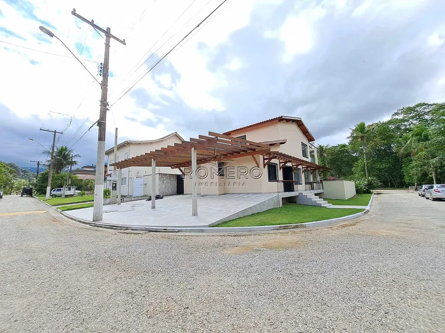 Foto 1 de Casa com 4 Quartos à venda, 156m² em Horto Florestal, Ubatuba