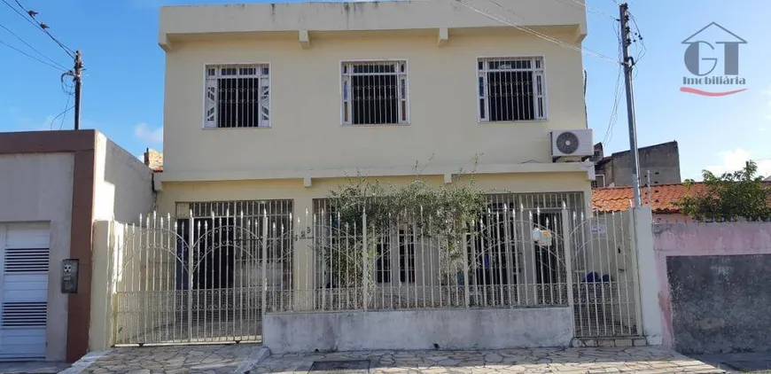 Foto 1 de Casa com 5 Quartos à venda, 300m² em Farolândia, Aracaju