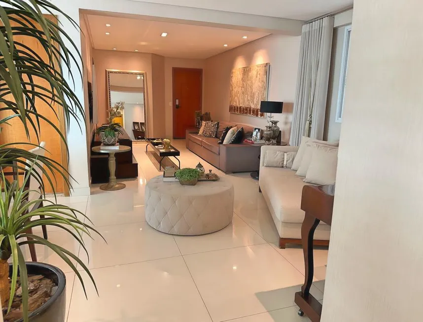 Foto 1 de Apartamento com 4 Quartos à venda, 169m² em Setor Bueno, Goiânia