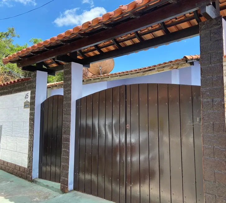 Foto 1 de Casa com 3 Quartos à venda, 100m² em Barreira Bacaxa, Saquarema