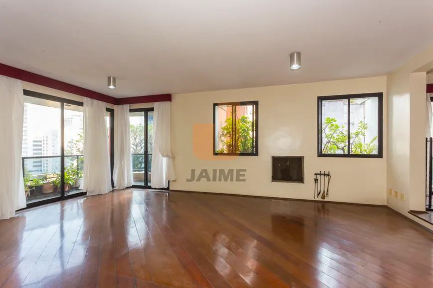 Foto 1 de Apartamento com 3 Quartos para venda ou aluguel, 200m² em Higienópolis, São Paulo