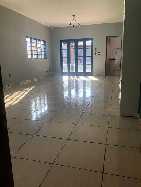 Foto 1 de Casa com 3 Quartos à venda, 211m² em Parque Residencial Cândido Portinari, Ribeirão Preto