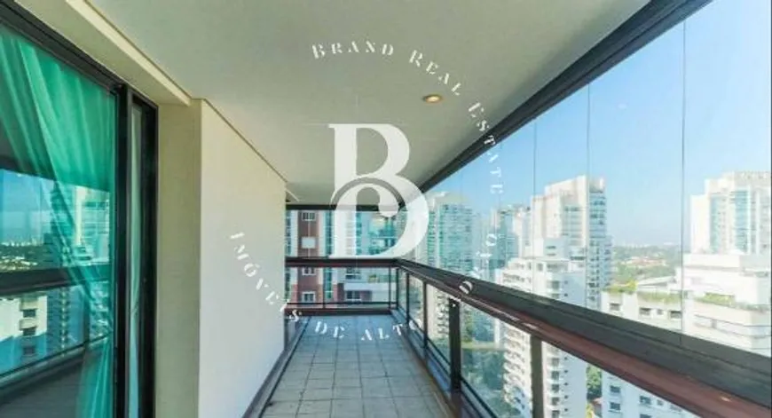 Foto 1 de Apartamento com 3 Quartos para venda ou aluguel, 243m² em Campo Belo, São Paulo