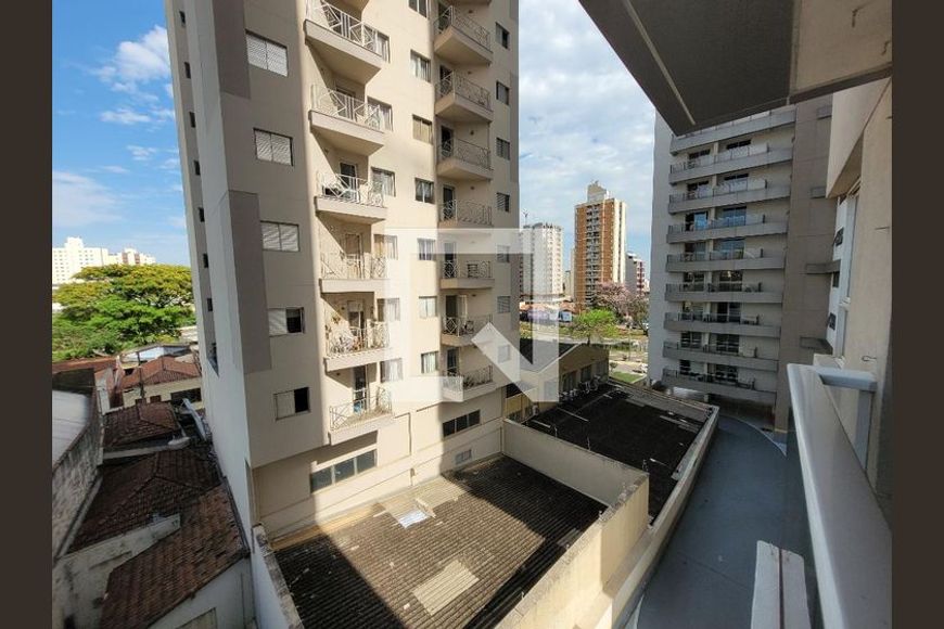 Apartamento na Rua José Paulino, Bosque em Campinas, por R$ 2.290