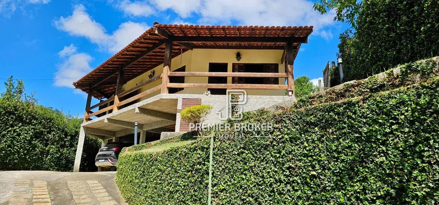 Foto 1 de Casa de Condomínio com 3 Quartos à venda, 266m² em Vargem Grande, Teresópolis