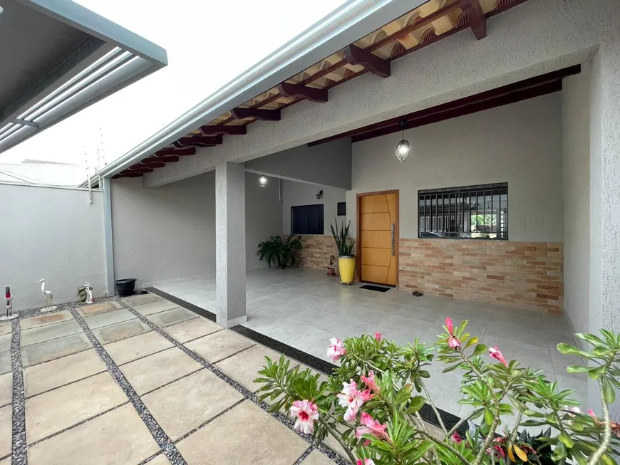 Foto 1 de Sobrado com 4 Quartos à venda, 160m² em Areão, Cuiabá