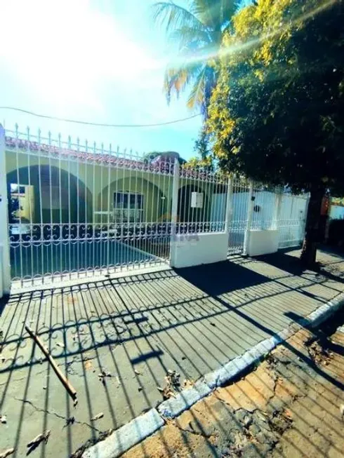 Foto 1 de Casa com 3 Quartos para alugar, 210m² em Boa Esperança, Cuiabá