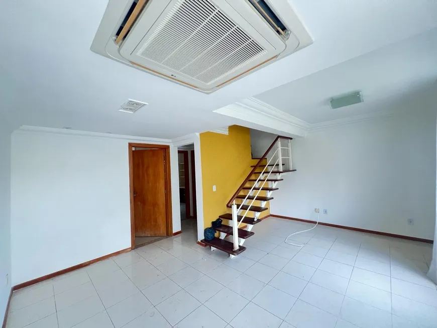 Foto 1 de Casa de Condomínio com 4 Quartos à venda, 110m² em Stella Maris, Salvador