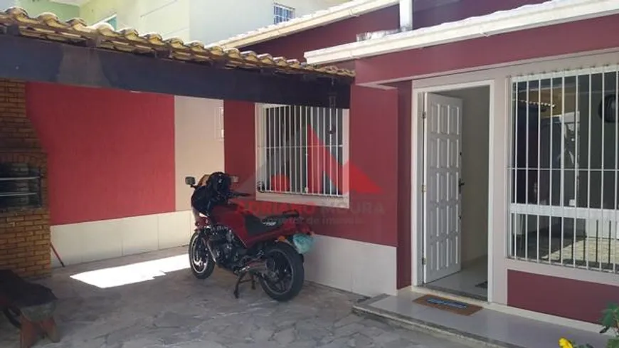 Foto 1 de Casa com 2 Quartos à venda, 80m² em Jardim Mariléa, Rio das Ostras