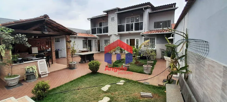 Foto 1 de Casa com 4 Quartos à venda, 267m² em Planalto, Belo Horizonte